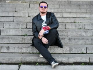 Sin Sticker. Foto de prensa